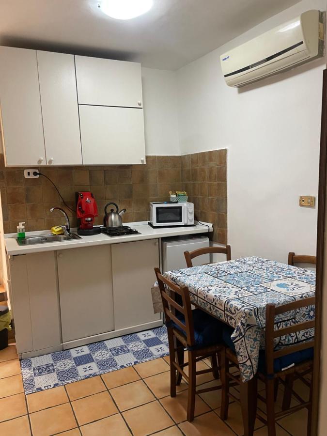 Le Suite Di Ginevra Наполи Екстериор снимка