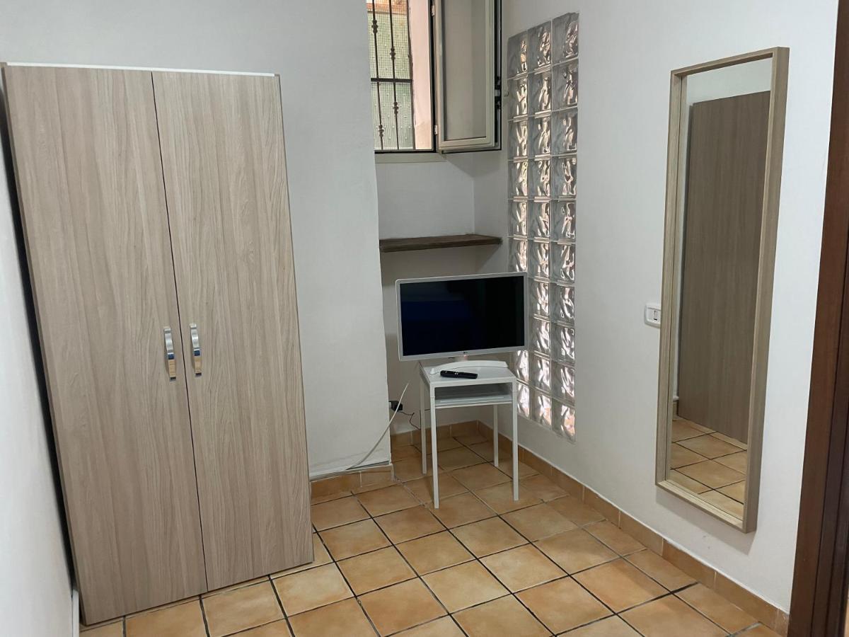 Le Suite Di Ginevra Наполи Екстериор снимка