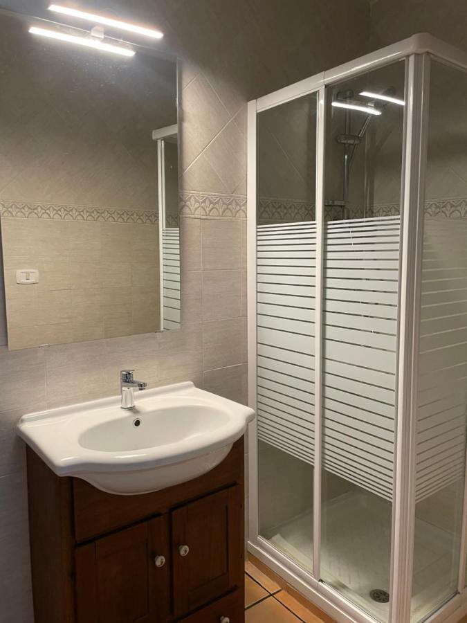 Le Suite Di Ginevra Наполи Екстериор снимка