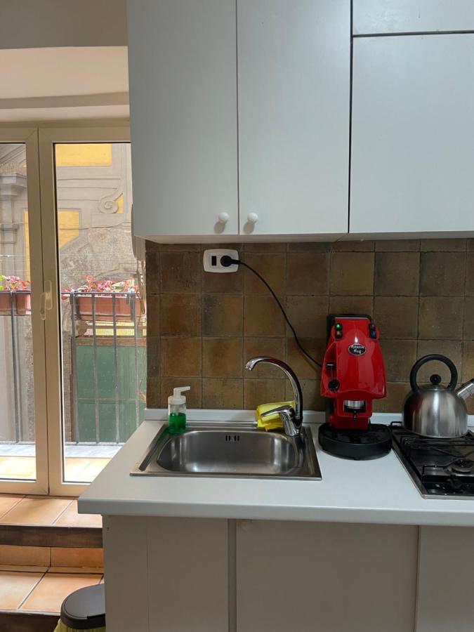 Le Suite Di Ginevra Наполи Екстериор снимка