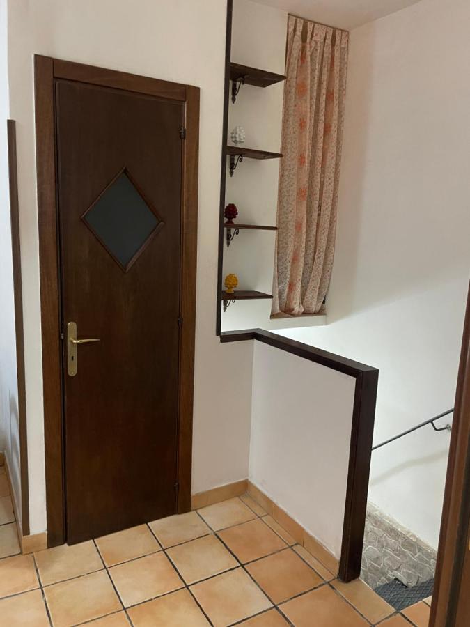 Le Suite Di Ginevra Наполи Екстериор снимка