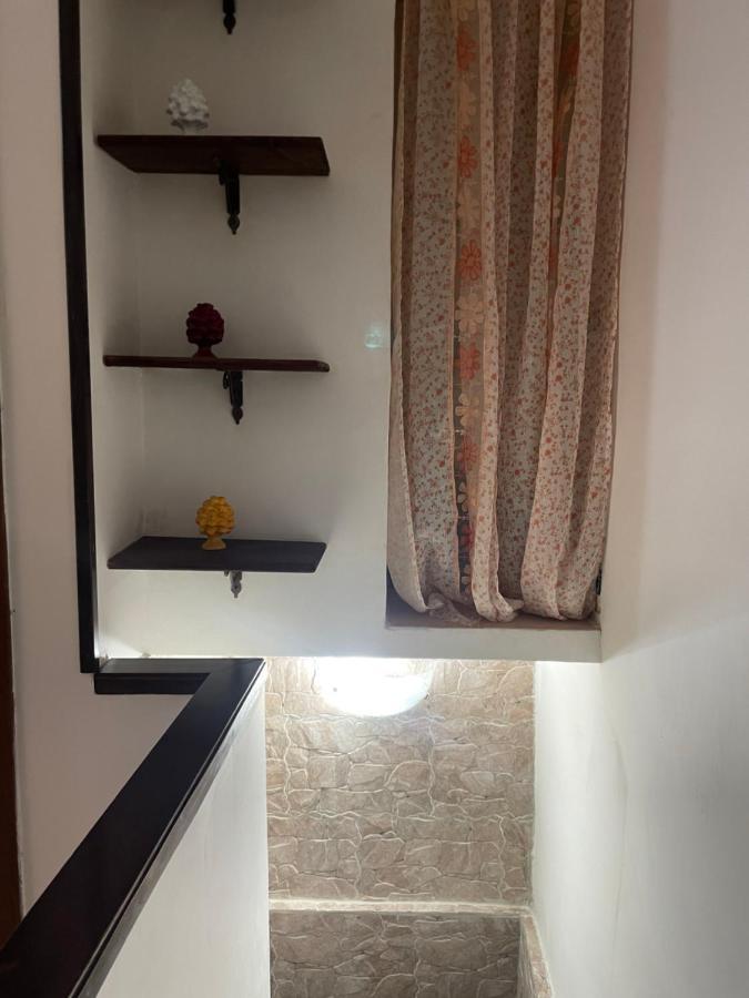 Le Suite Di Ginevra Наполи Екстериор снимка