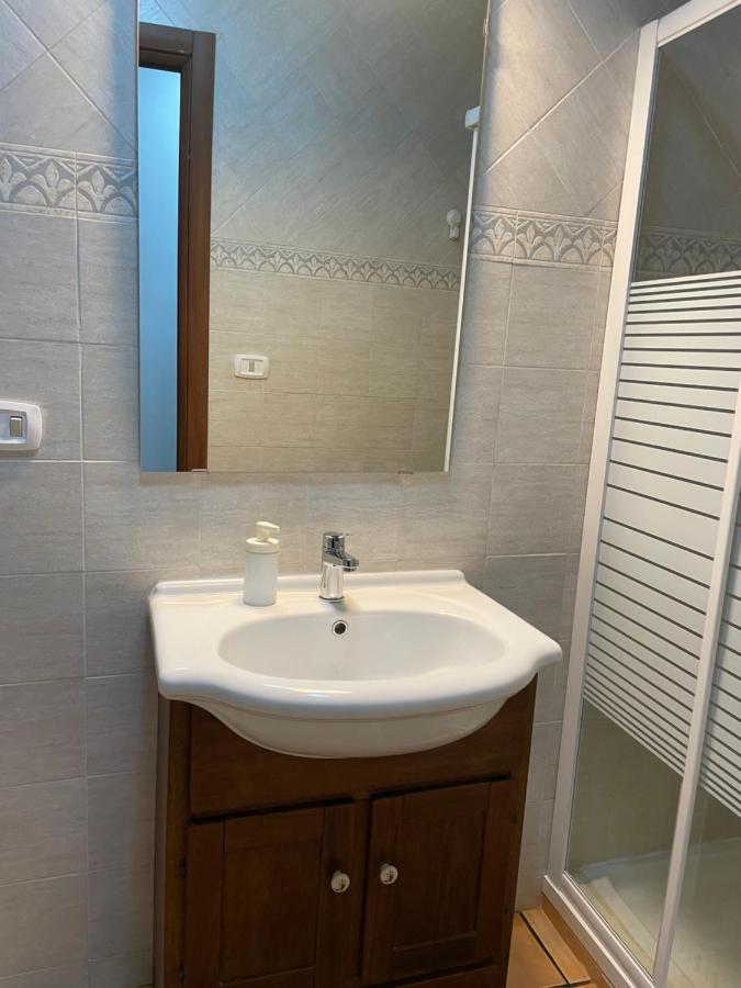 Le Suite Di Ginevra Наполи Екстериор снимка